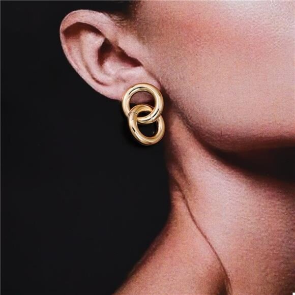 Interlocked Chain Link Stud Earrings - Picture 1 of 6